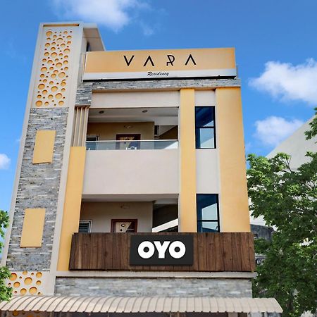Hotel O Vara Residency Rajahmundry Bagian luar foto